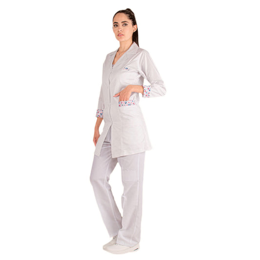 Bata Médica Antifluido Dama AMB Decoración en puño