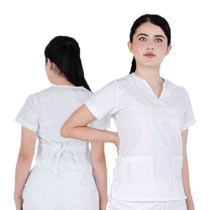 Filipina De enfermer­a Dama Curvy Charlotte AMB